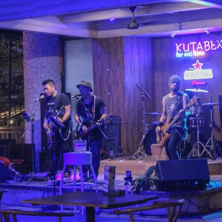 Kutabex Beachfront Hotel Kuta Lombok Buitenkant foto