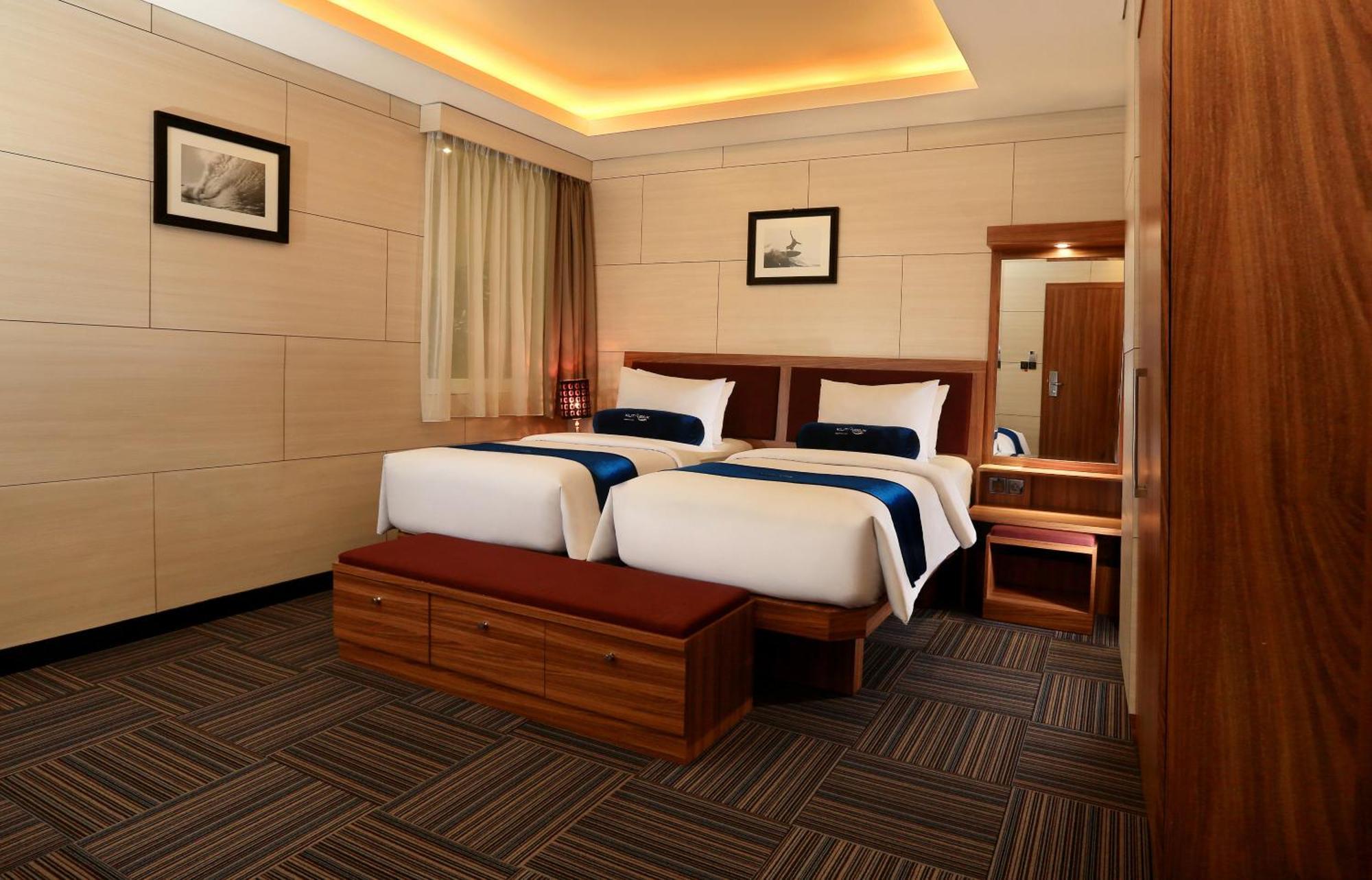 Kutabex Beachfront Hotel Kuta Lombok Buitenkant foto