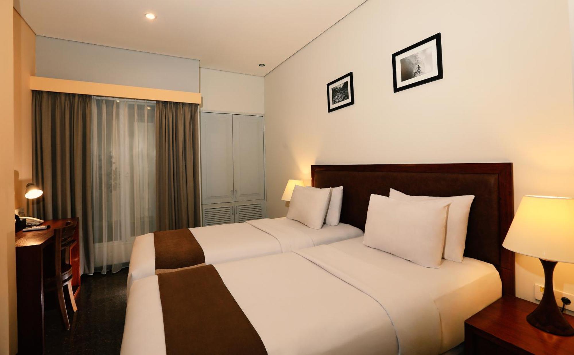 Kutabex Beachfront Hotel Kuta Lombok Buitenkant foto