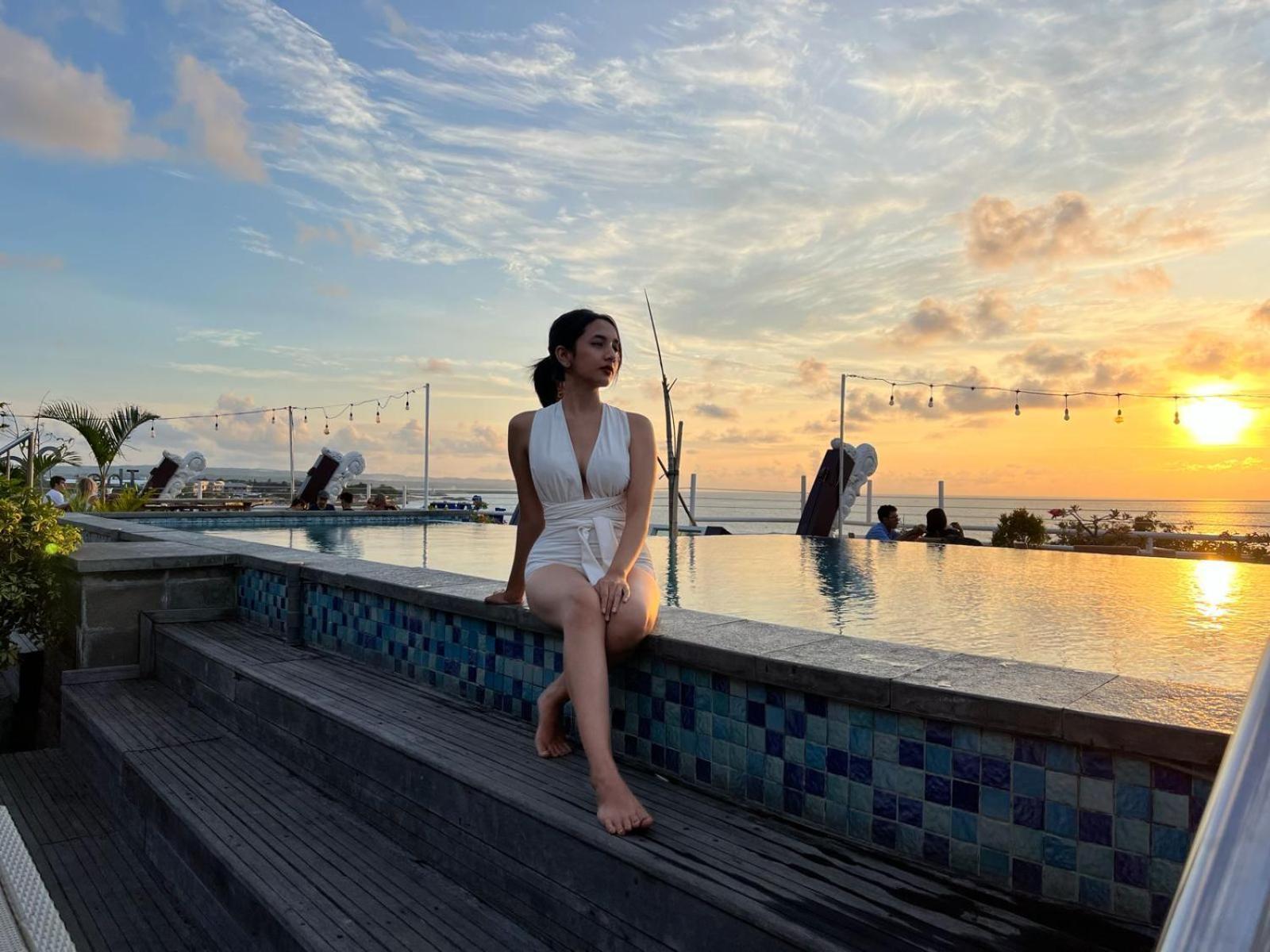 Kutabex Beachfront Hotel Kuta Lombok Buitenkant foto