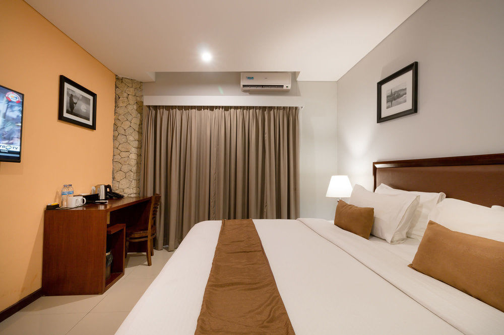 Kutabex Beachfront Hotel Kuta Lombok Buitenkant foto